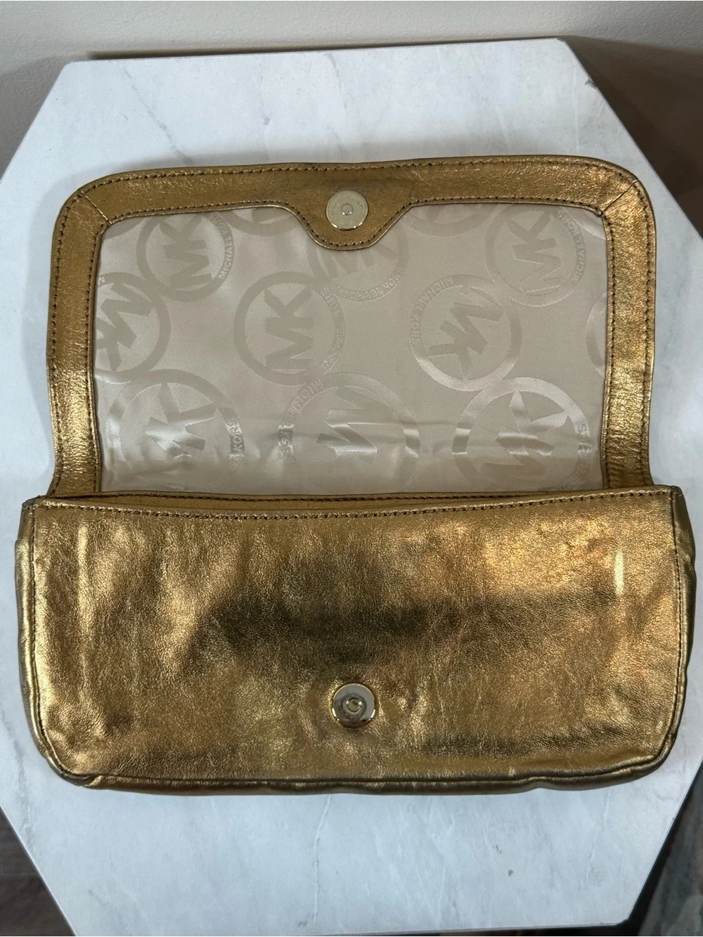 🔥Michael Kors Metallic Gold Leather Clutch with Gold Hardware EC🔥